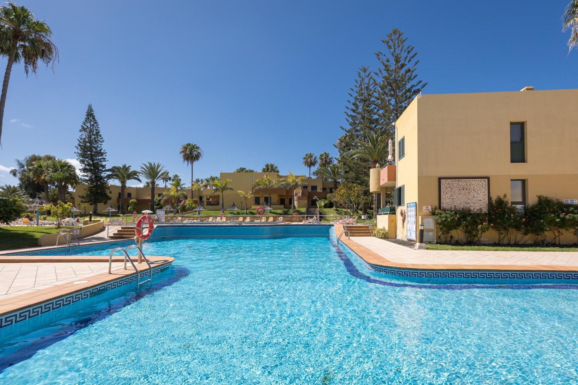 Home2Book Pool & Tennis Court Cozy Apt, Κοραλέχο Εξωτερικό φωτογραφία