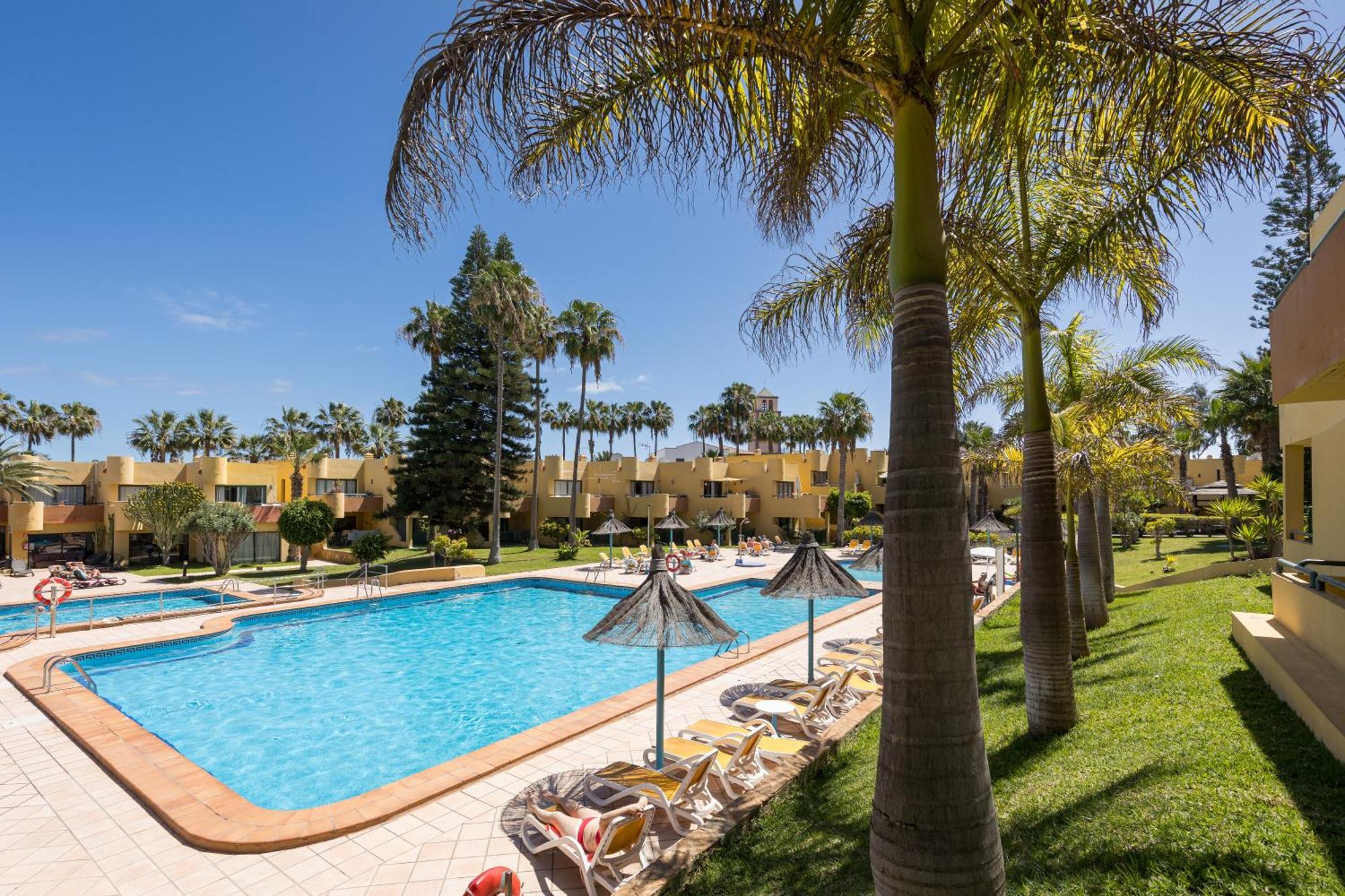Home2Book Pool & Tennis Court Cozy Apt, Κοραλέχο Εξωτερικό φωτογραφία