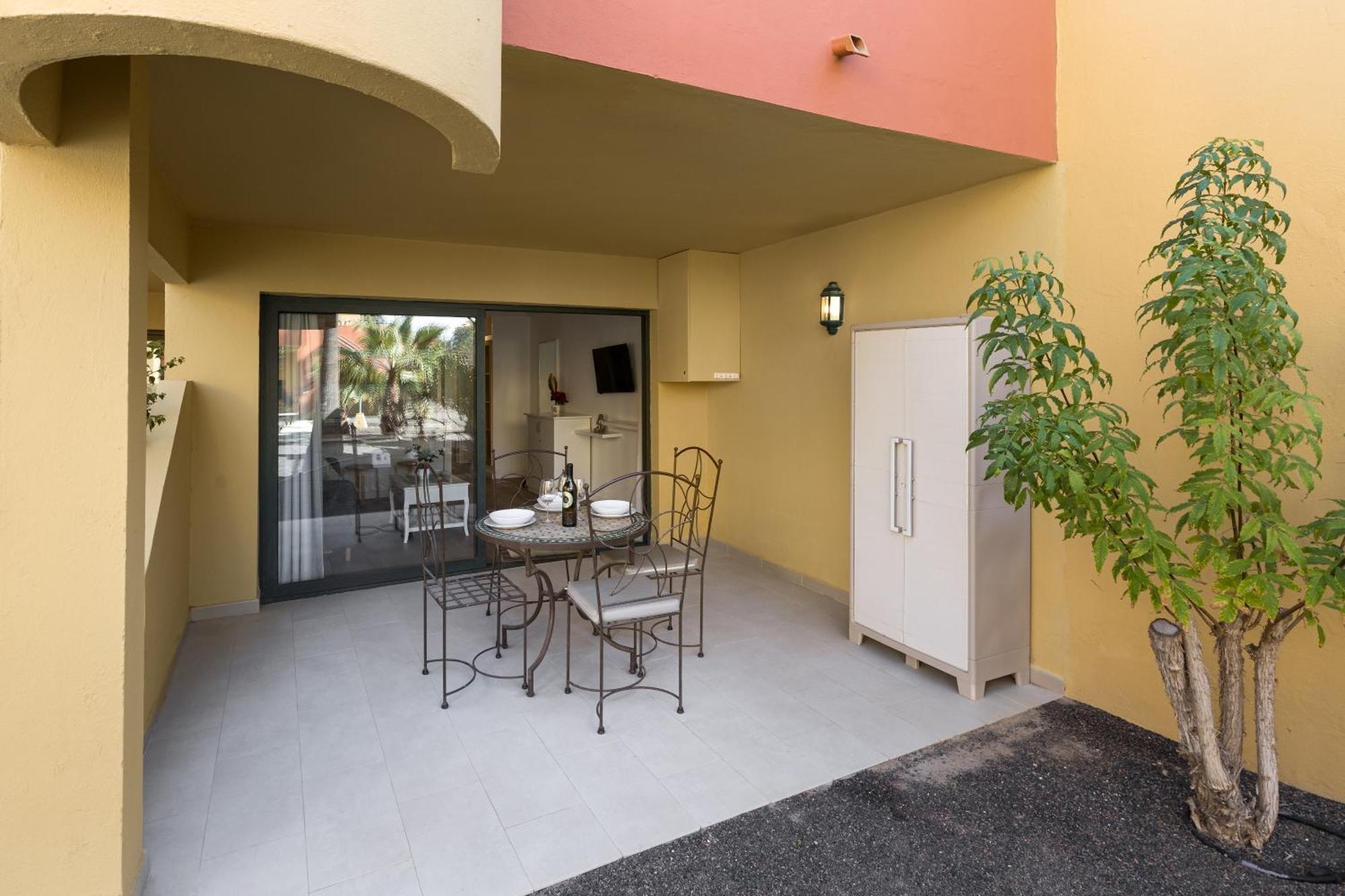 Home2Book Pool & Tennis Court Cozy Apt, Κοραλέχο Εξωτερικό φωτογραφία